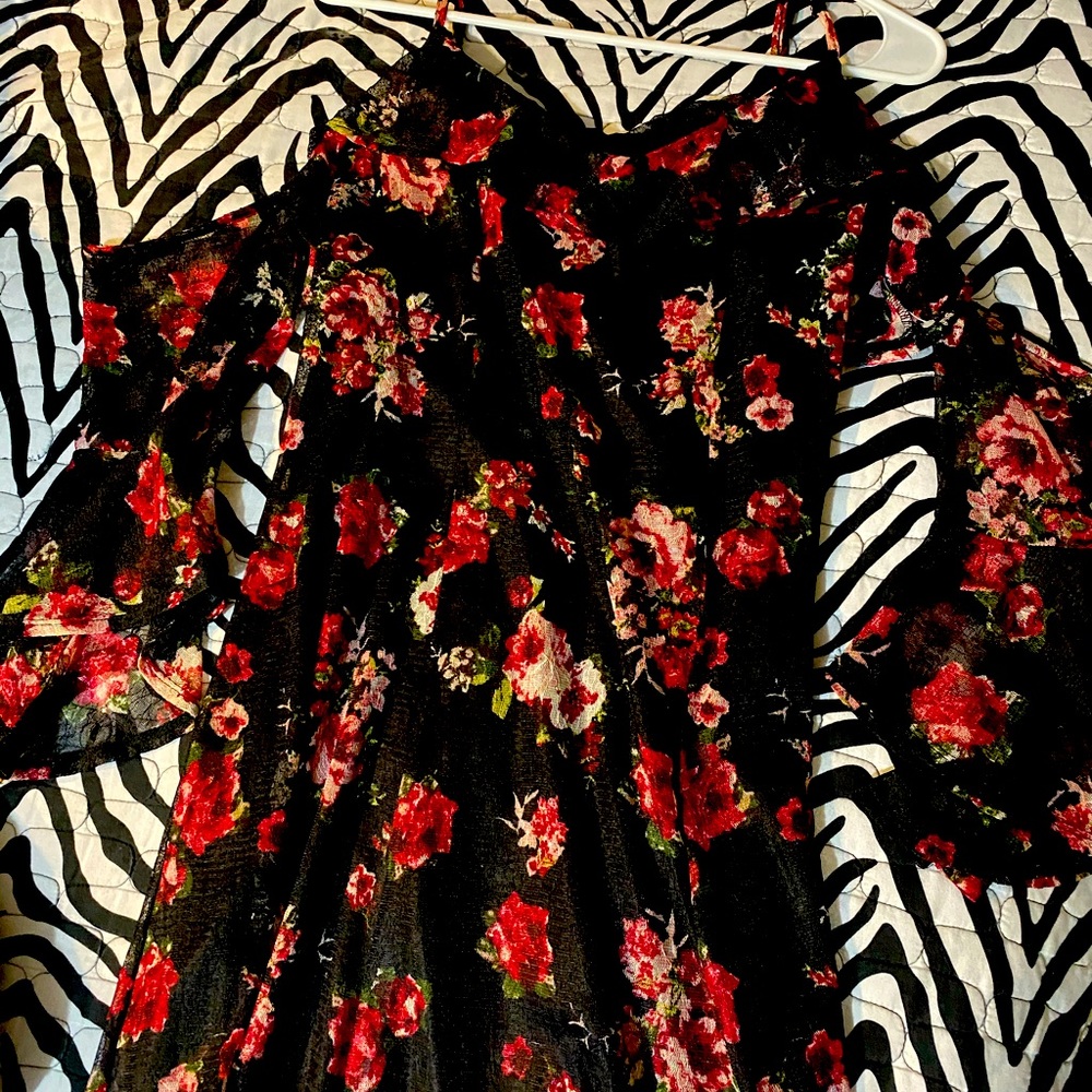 Dress- floral cold shoulder